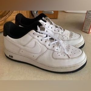 Nike Air Force 1 1 ESS white/black outsole